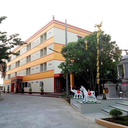 中央公园酒店 信武里府 外观 照片